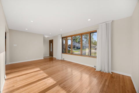 Tiny photo for 11009 S Mansfield Avenue, Chicago Ridge, IL 60415 (MLS # 12743617)