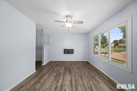 Tiny photo for 5824 HILLANDALE Road, Davenport, IA 52806 (MLS # QC4266446)