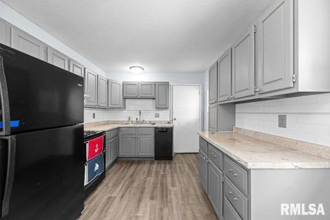 Tiny photo for 5824 HILLANDALE Road, Davenport, IA 52806 (MLS # QC4266446)