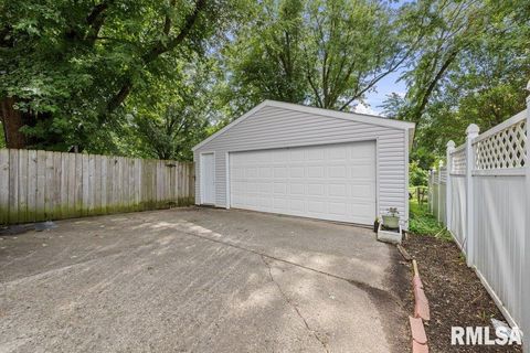 Tiny photo for 5824 HILLANDALE Road, Davenport, IA 52806 (MLS # QC4266446)