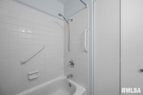 Tiny photo for 5824 HILLANDALE Road, Davenport, IA 52806 (MLS # QC4266446)