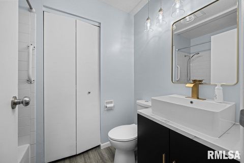 Tiny photo for 5824 HILLANDALE Road, Davenport, IA 52806 (MLS # QC4266446)