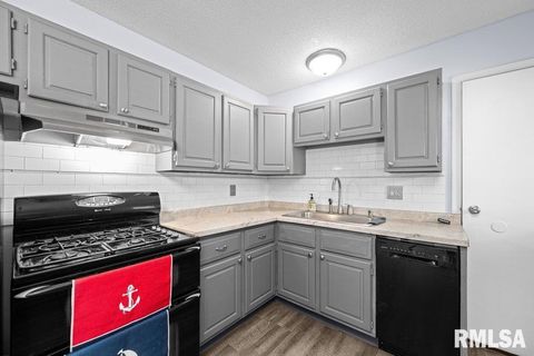 Tiny photo for 5824 HILLANDALE Road, Davenport, IA 52806 (MLS # QC4266446)