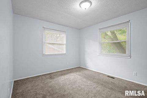 Tiny photo for 5824 HILLANDALE Road, Davenport, IA 52806 (MLS # QC4266446)