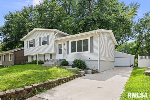 Tiny photo for 5824 HILLANDALE Road, Davenport, IA 52806 (MLS # QC4266446)