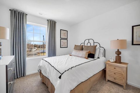 Tiny photo for 277 Canal Drive, St. Charles, IL 60174 (MLS # 12478970)