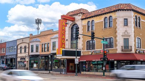 Tiny photo for 277 Canal Drive, St. Charles, IL 60174 (MLS # 12478970)