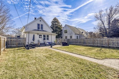 Tiny photo for 1219 Elm Street, St. Charles, IL 60174 (MLS # 12569045)