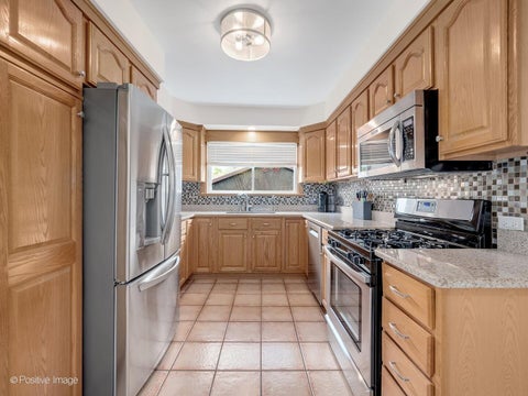 Tiny photo for 4029 Williams Street, Downers Grove, IL 60515 (MLS # 12731460)