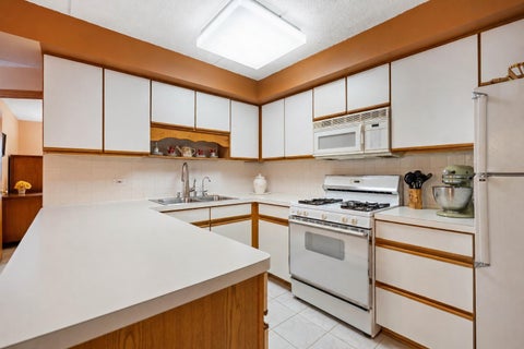 Tiny photo for 8560 W Foster Avenue #202, Norridge, IL 60706 (MLS # 12707443)
