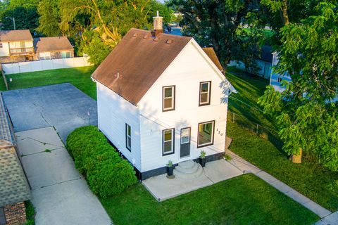 Tiny photo for 120 Sabin Street, Sycamore, IL 60178 (MLS # 12557175)