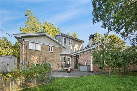 Tiny photo for 335 Vine Street, Wilmette, IL 60091 (MLS # 12485909)