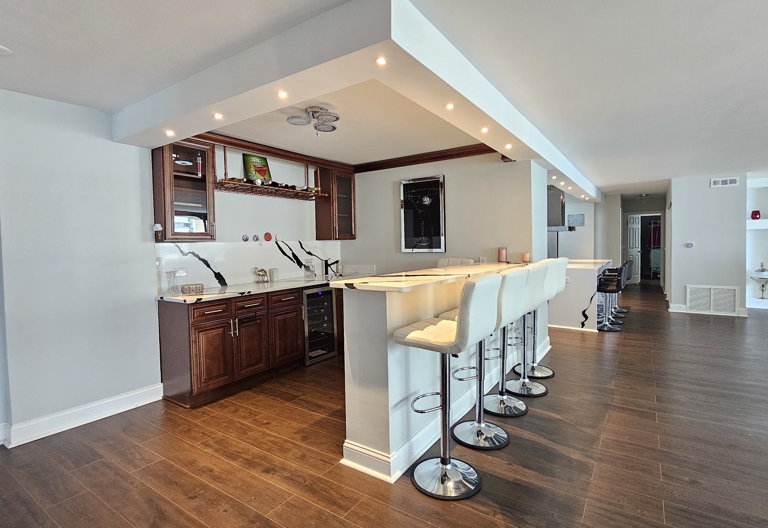 6007 N Sheridan Road 17DF