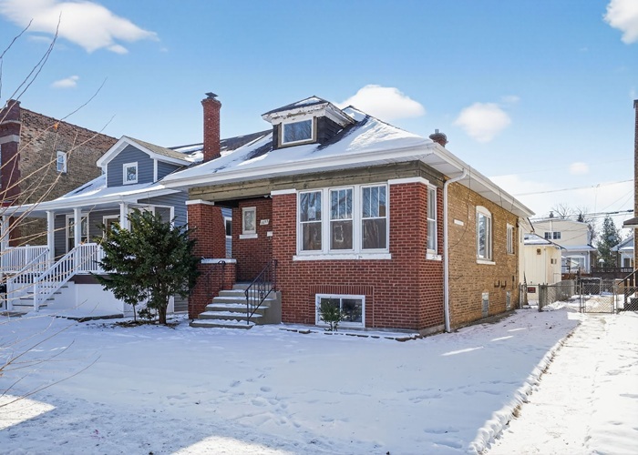 5653 W Leland Avenue