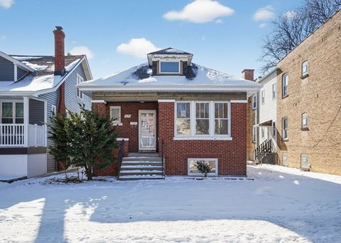 5653 W Leland Avenue Chicago IL 60630