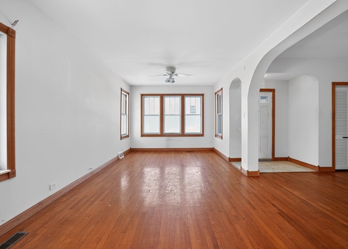 5653 W Leland Avenue