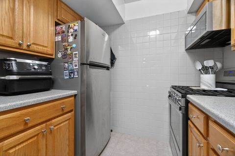 Tiny photo for 9122 W 140th Street #2NW, Orland Park, IL 60462 (MLS # 12554533)