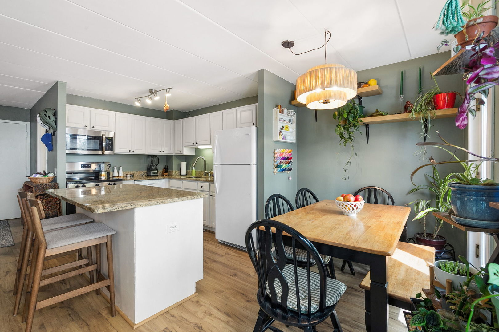 711 W Gordon Terrace 105