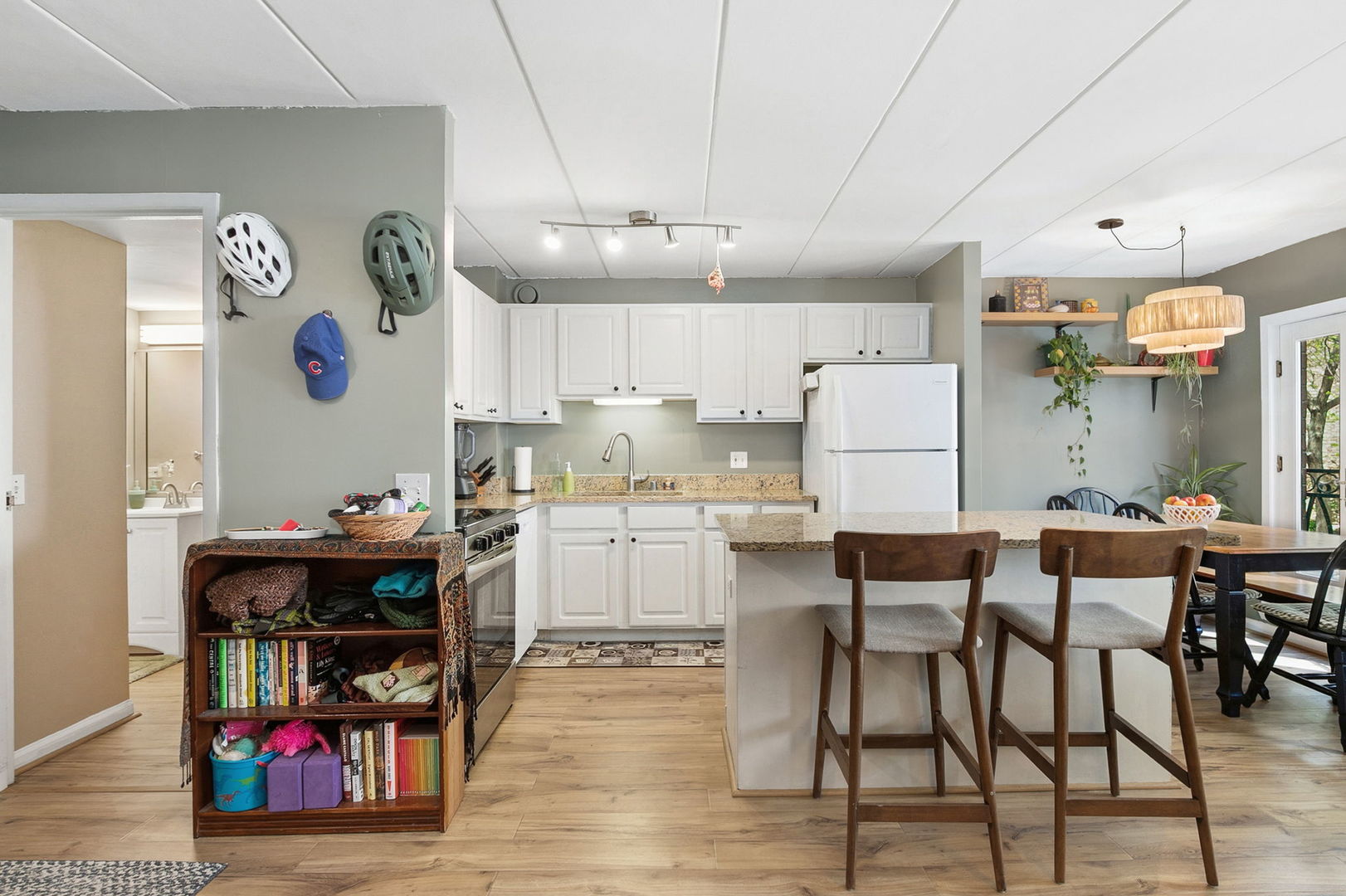 711 W Gordon Terrace 105