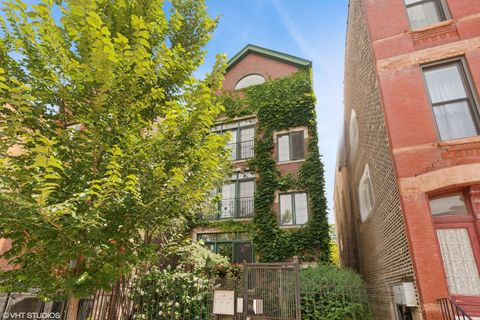 Photo of 819 N Damen Avenue #2, Chicago, IL 60622 (MLS # 12492936)