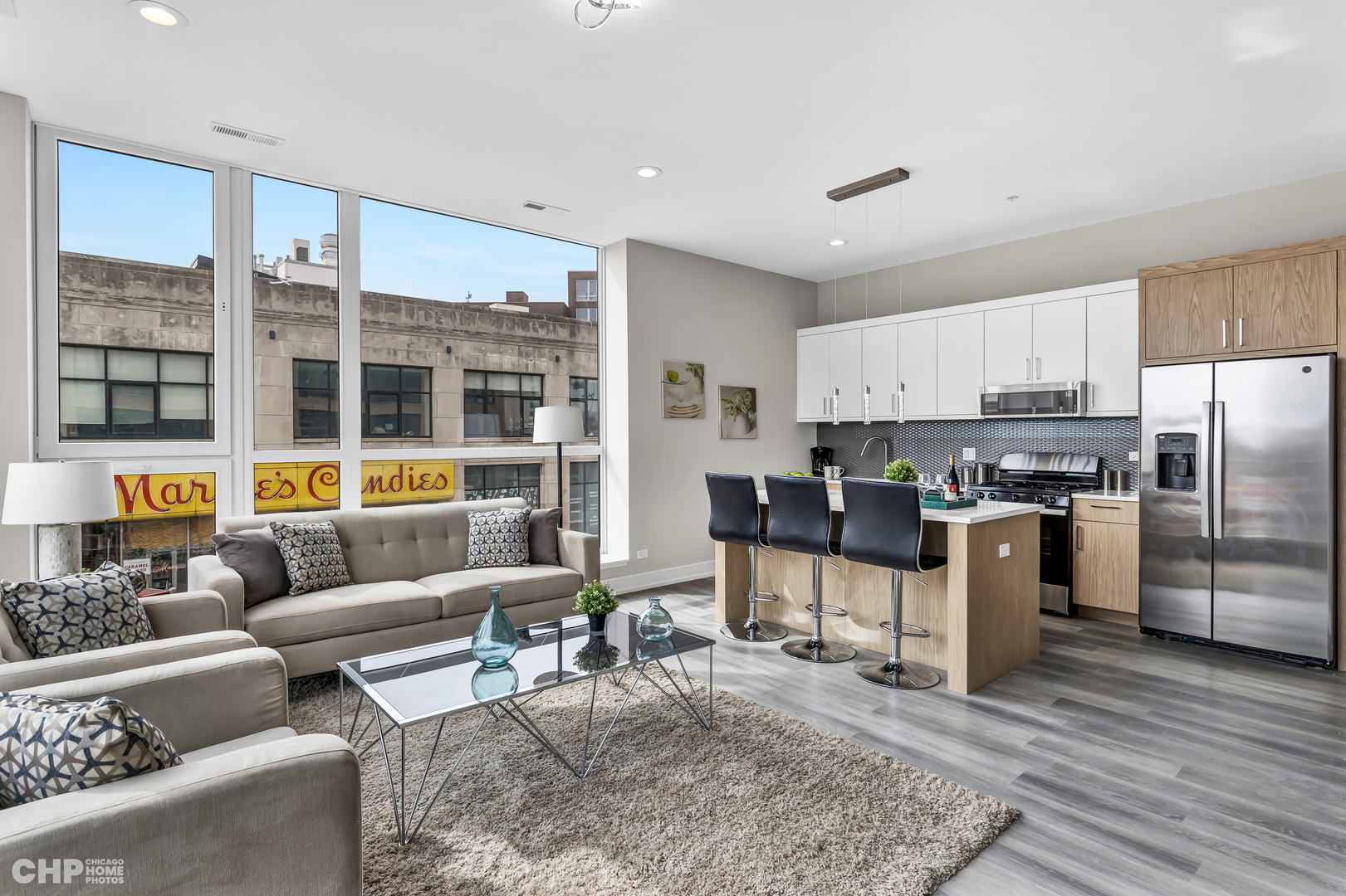 2406 W Armitage Avenue 404