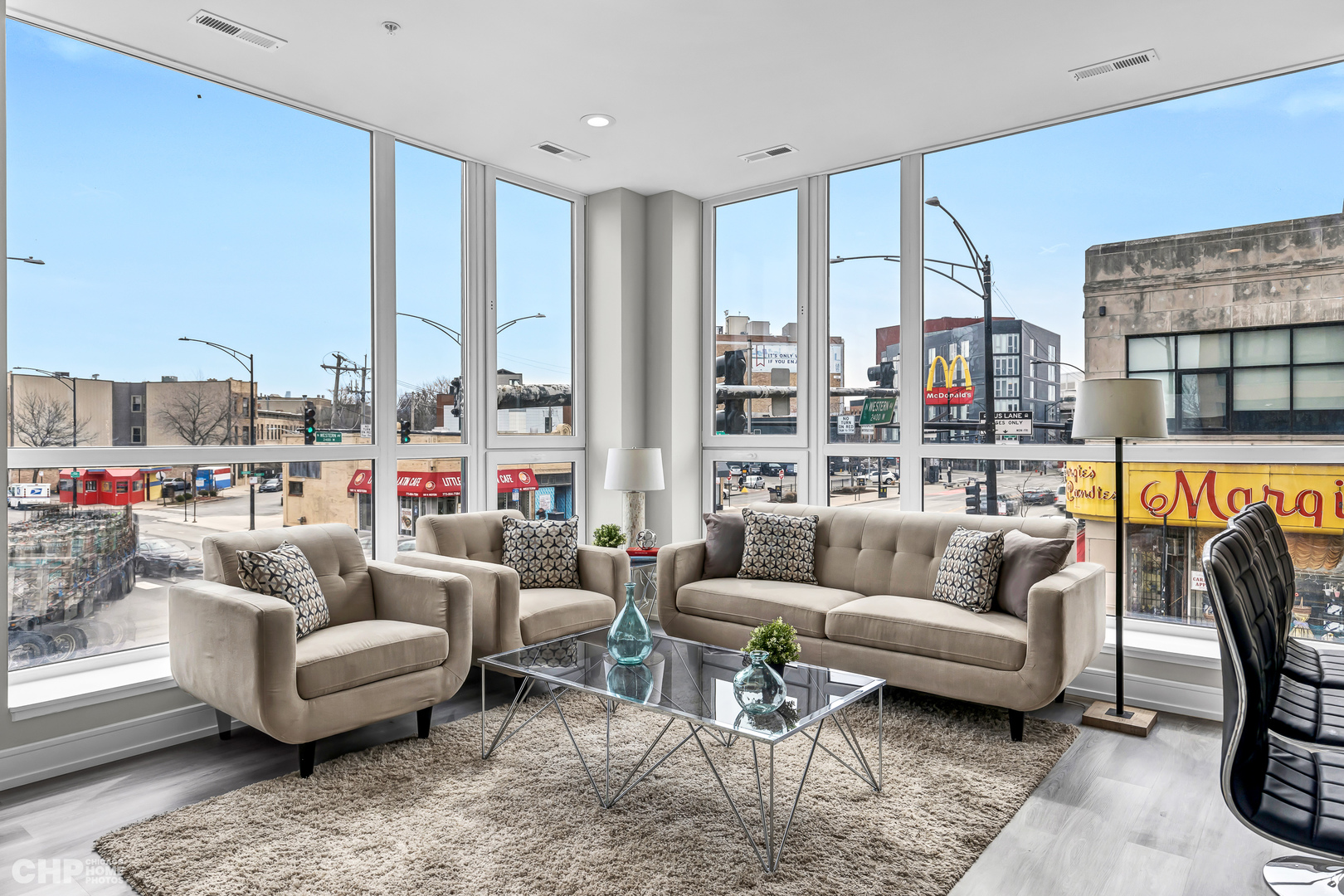 2406 W Armitage Avenue 404