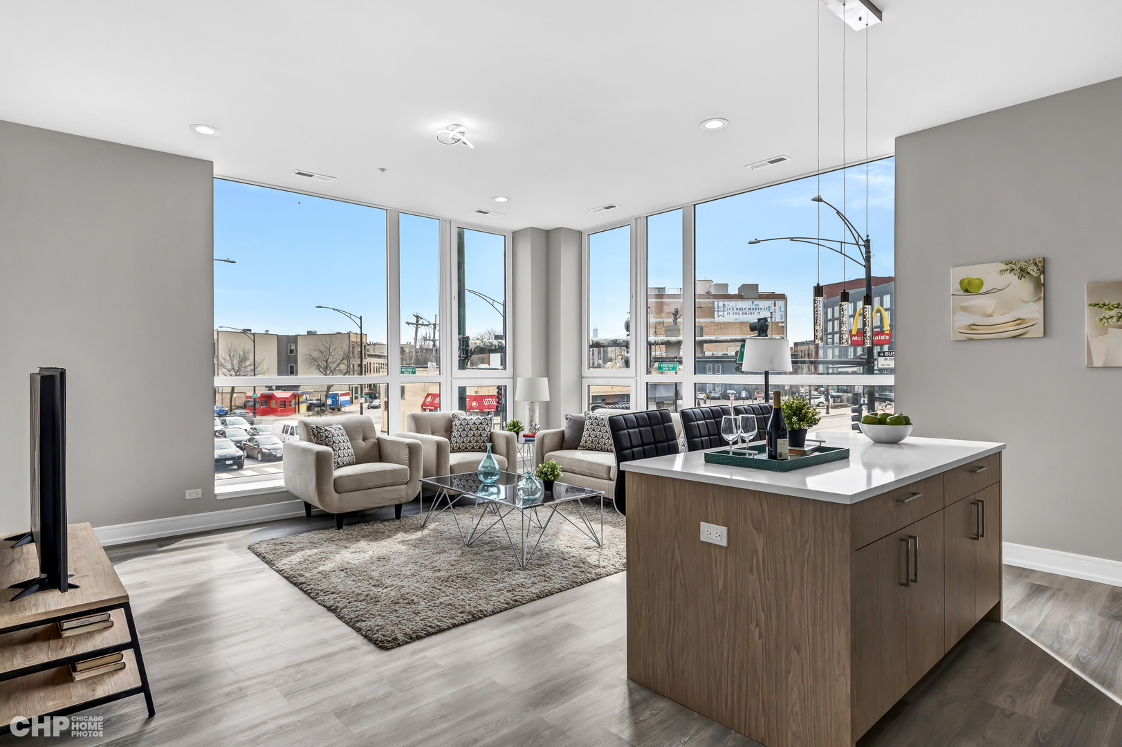 2406 W Armitage Avenue 404