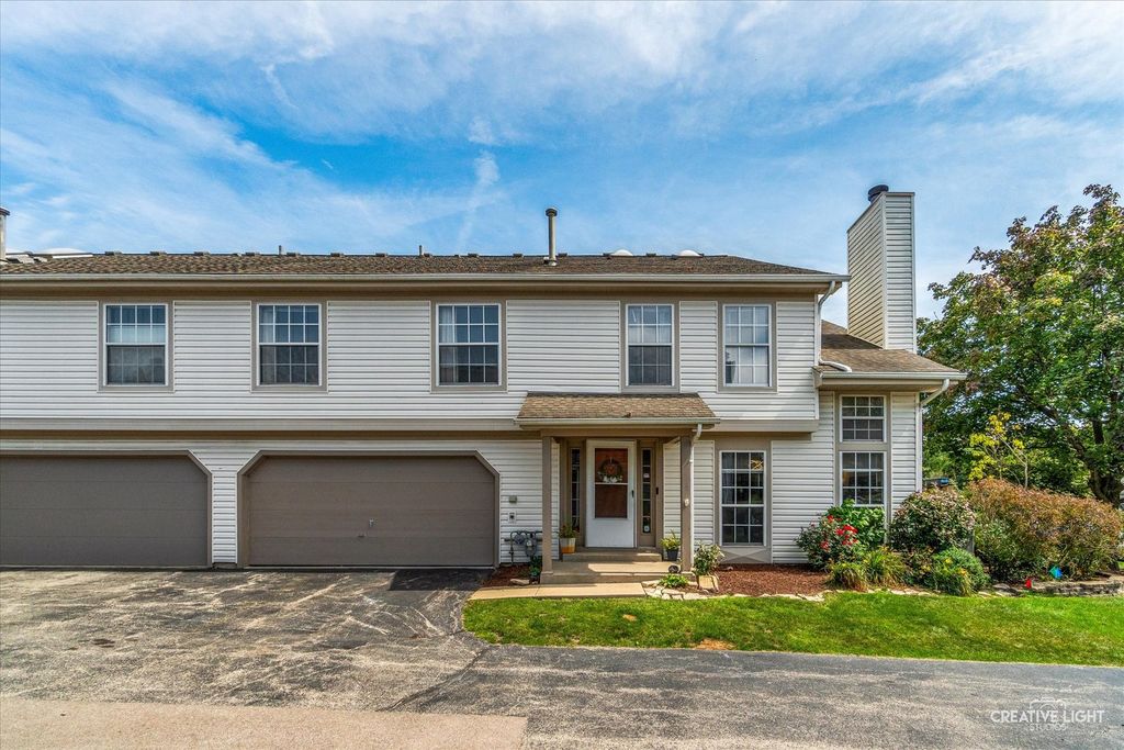 Photo for 3S054 Timber Drive, Warrenville, IL 60555 (MLS # 12285873)