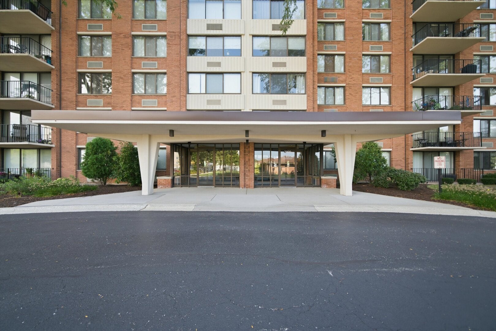 2000 Saint Regis Drive 4H