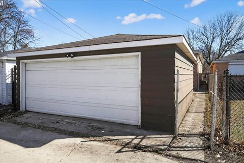 Tiny photo for 10020 S Union Avenue, Chicago, IL 60628 (MLS # 12539006)