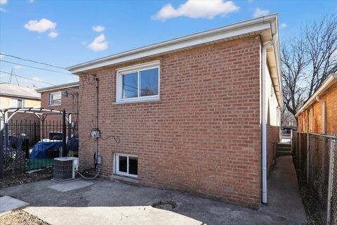 Tiny photo for 10020 S Union Avenue, Chicago, IL 60628 (MLS # 12539006)