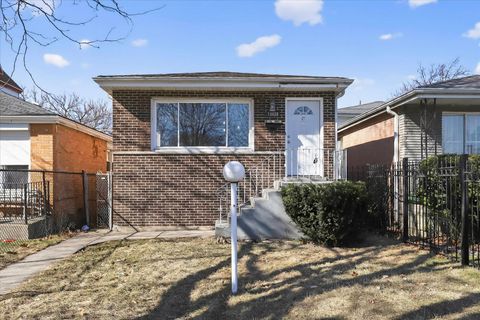 Tiny photo for 10020 S Union Avenue, Chicago, IL 60628 (MLS # 12539006)