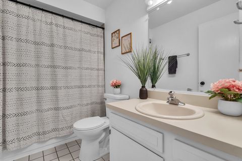 Tiny photo for 672 Daisy Lane #312, Roselle, IL 60172 (MLS # 12460120)