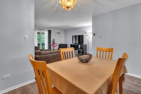 Tiny photo for 672 Daisy Lane #312, Roselle, IL 60172 (MLS # 12460120)