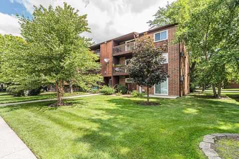 Tiny photo for 672 Daisy Lane #312, Roselle, IL 60172 (MLS # 12460120)