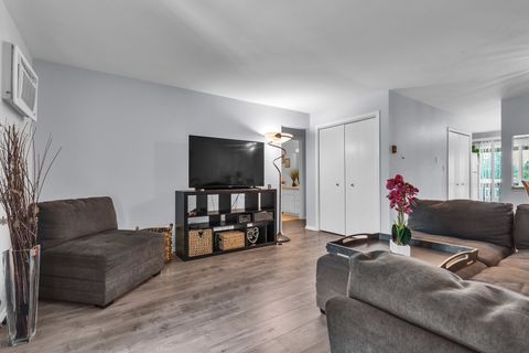 Tiny photo for 672 Daisy Lane #312, Roselle, IL 60172 (MLS # 12460120)