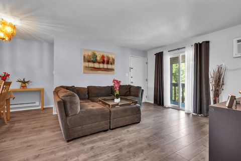 Tiny photo for 672 Daisy Lane #312, Roselle, IL 60172 (MLS # 12460120)