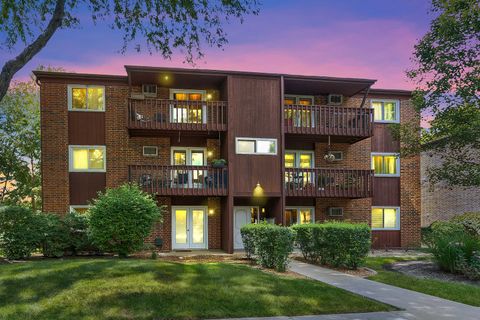 Tiny photo for 672 Daisy Lane #312, Roselle, IL 60172 (MLS # 12460120)
