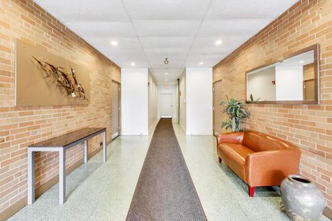 Tiny photo for 720 Oakton Street #3B, Evanston, IL 60202 (MLS # 12600787)