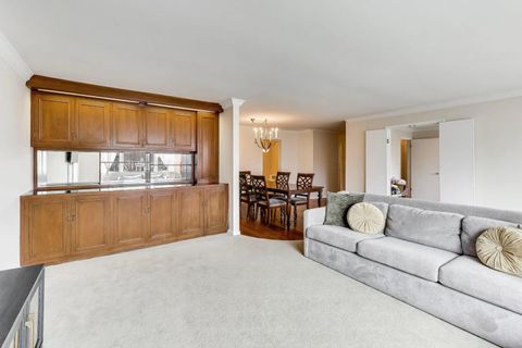 Tiny photo for 720 Oakton Street #3B, Evanston, IL 60202 (MLS # 12600787)