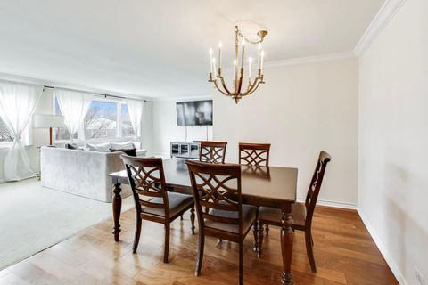 Tiny photo for 720 Oakton Street #3B, Evanston, IL 60202 (MLS # 12600787)