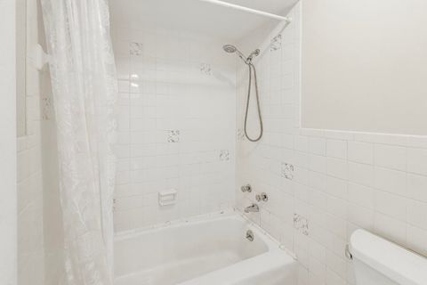 Tiny photo for 720 Oakton Street #3B, Evanston, IL 60202 (MLS # 12600787)