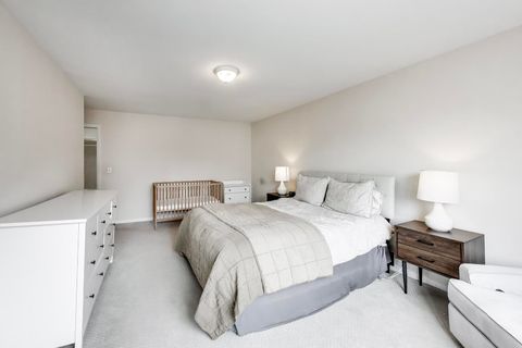 Tiny photo for 720 Oakton Street #3B, Evanston, IL 60202 (MLS # 12600787)