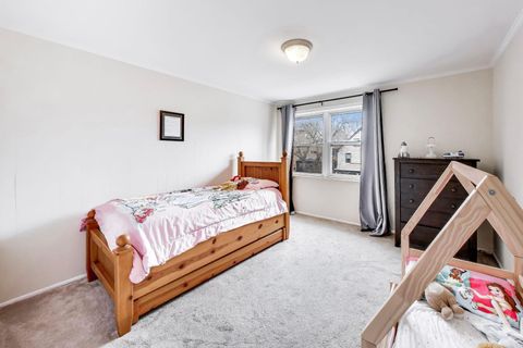 Tiny photo for 720 Oakton Street #3B, Evanston, IL 60202 (MLS # 12600787)