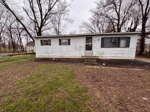 619 Pershing Avenue Machesney Park IL 61115