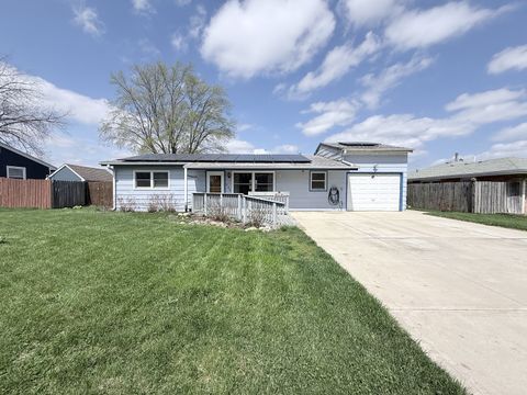 Photo of 34W836 N James Drive, St. Charles, IL 60174 (MLS # 12617398)