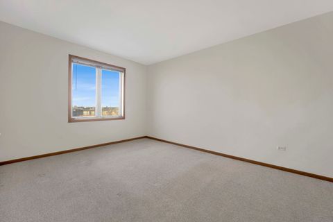 Tiny photo for 2260 S Grace Street #401, Lombard, IL 60148 (MLS # 12554933)