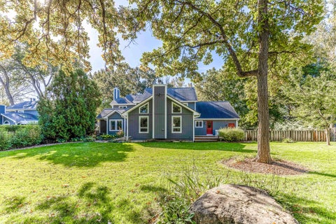 Tiny photo for 92 Golfview Road, Lake Zurich, IL 60047 (MLS # 12778817)