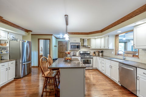 Tiny photo for 92 Golfview Road, Lake Zurich, IL 60047 (MLS # 12778817)