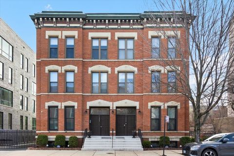 1867 N Halsted Street 2S Chicago IL 60614